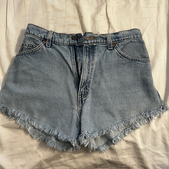 Vintage Levi’s shorts - Picture 1 of 2